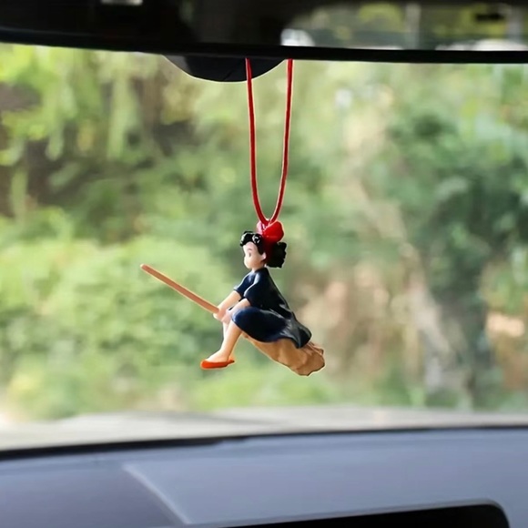 Studio Ghibli Kiki’s Delivery Service Swing Car Pendant Accessory 魔女の宅急便 - Picture 1 of 6